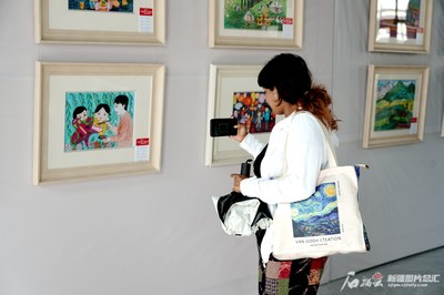 “童绘新疆”乌尔禾画展 想象力的边疆，孩子们用画笔翱翔